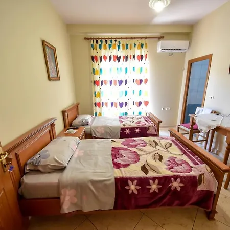 Bar Geraldo Gjirokastër