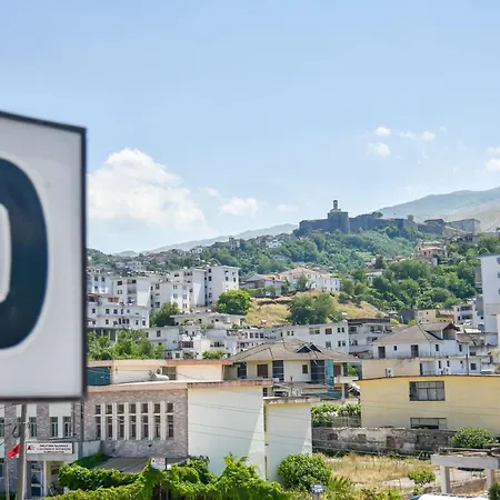 Bar Geraldo Gjirokastër